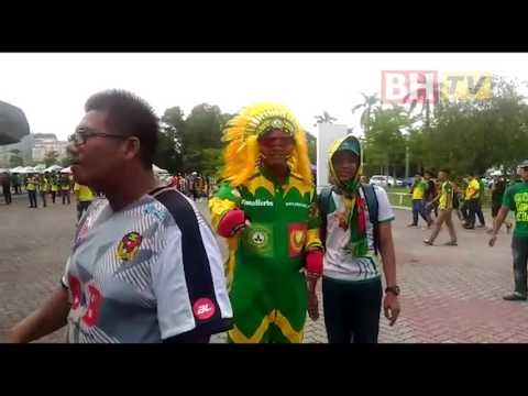 Penyokong Pahang, Kedah mula banjiri Stadium Shah Alam
