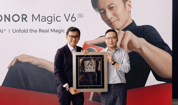 Telefon boleh lipat HONOR Magic V6 raih pengiktirafan ASIA Records