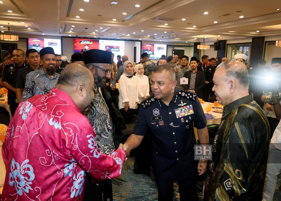 Timbalan Ketua Polis Negara, Ayob Khan umum bersara mulai Ahad ini
