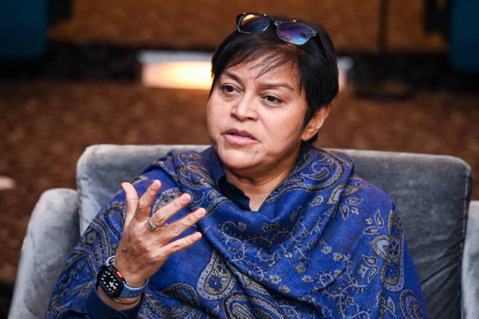 Kerajaan akan tawar khidmat mediasi pro bono selesai pertikaian kontrak RM250,000 ke bawah - Azalina