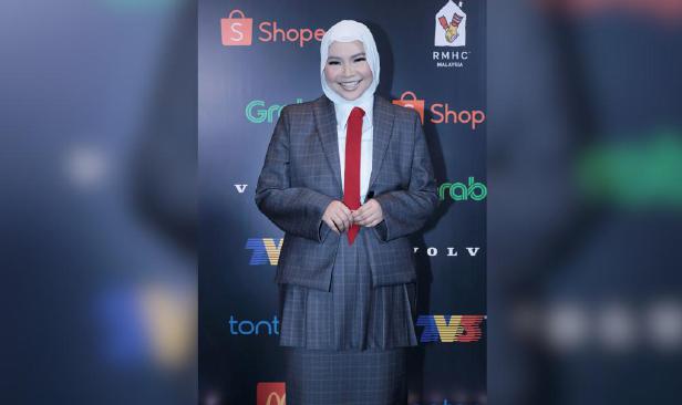 Aina Abdul nafi tiket tak laku punca alih lokasi 'showcase' ke kafe