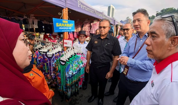 Masih ramai peniaga kecil kurang sedar kerajaan sediakan banyak skim pembiayaan - Johan Mahmood