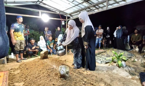 Nahas konvoi RXZ: Jenazah Che Mohd Sufian, Muhammad Hafiz Al Hakim selamat dikebumikan di Dungun
