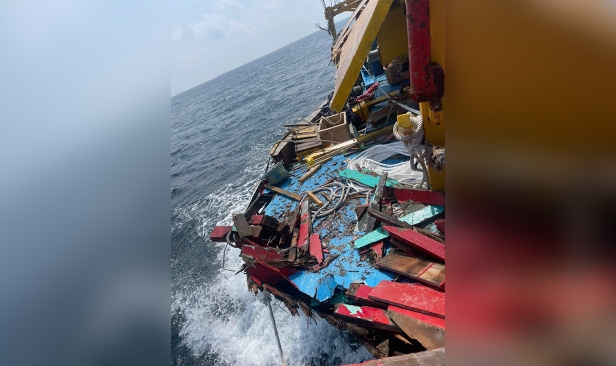 Kapal tangki ditahan disyaki langgar bot nelayan