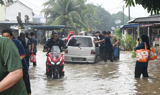 Jumlah mangsa banjir di Melaka meningkat malam ini