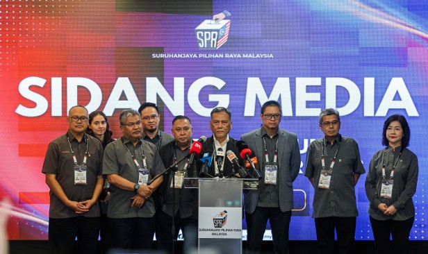 RASMI: BN menang majoriti mudah jam 10.32 malam - SPR