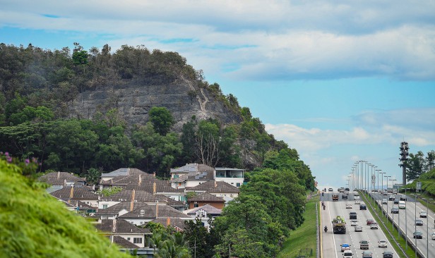 Bomba pantau kebakaran semula di Puncak Jalil