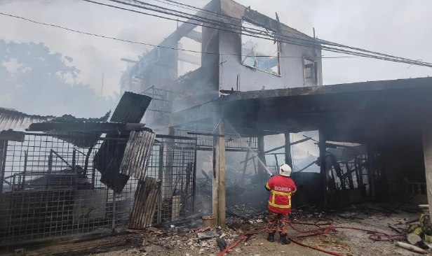 Lelaki ditahan bakar rumah ibu