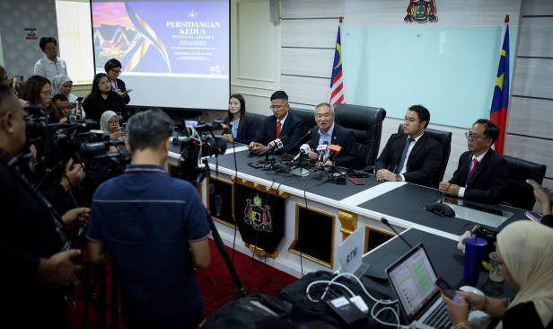 Kedudukan kerusi ADUN DAP berubah ke blok pembangkang