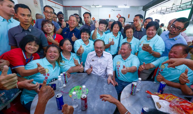 PM luang masa minum petang bersama 300 masyarakat Cina Tambun