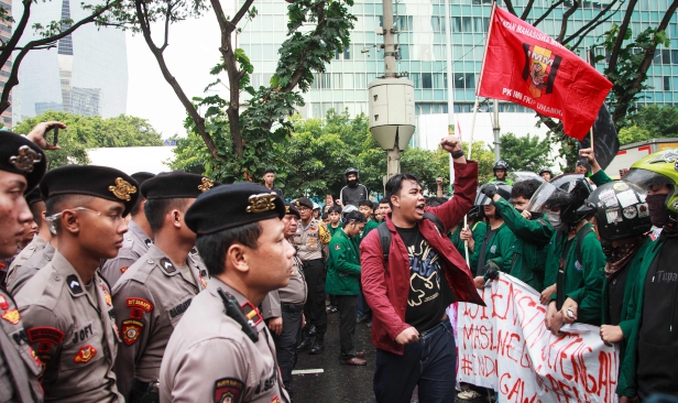 Jakarta kerah 4,576 anggota keselamatan kawal demonstrasi anjuranmahasiswa, NGO