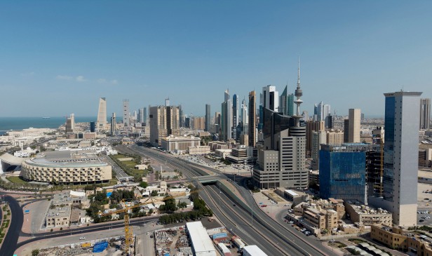 Lapangan Terbang Antarabangsa Kuwait gantung sementara operasi
