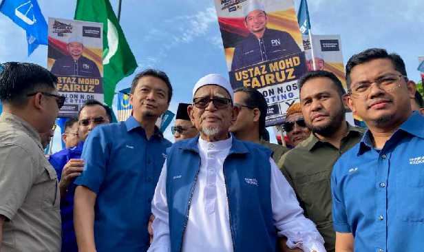PRN Negeri Sembilan: Pemimpin utama parti turun padang iringi calon ke pusat penamaan