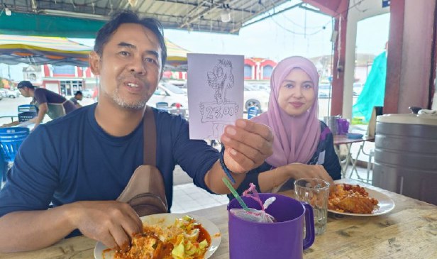 Resit makanan watak kartun tarikan utama kedai makan di Parit Buntar