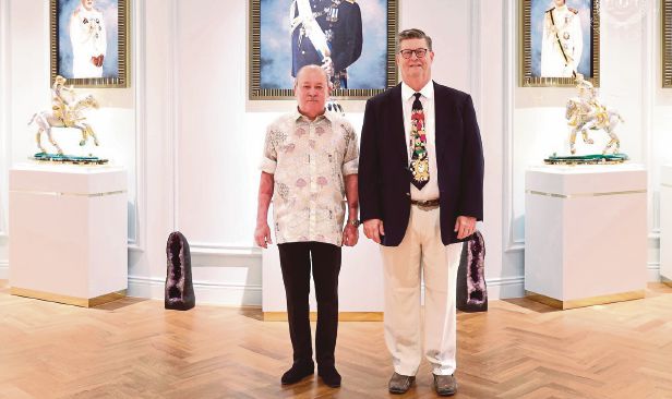Agong terima kunjungan cucu pencipta bersama legasi kartun The Flintstones