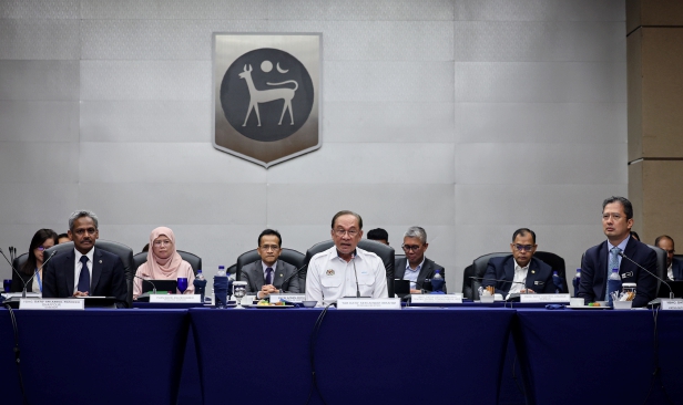 Anwar umum kemudahan khas RM5 bilion untuk bantu PMKS