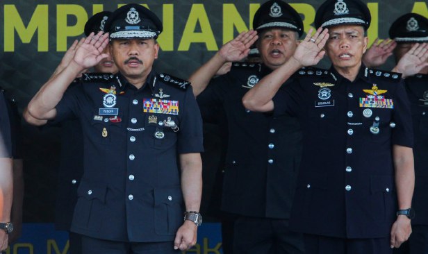 Ketua balai polis didakwa terima rasuah RM500 ditahan kerja