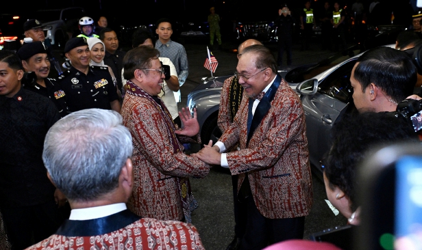 Pelbagai kaum di Sarawak membentuk masyarakat hibrid