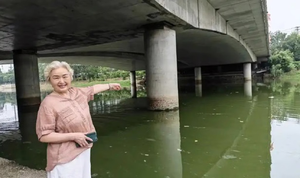 Nenek 71 tahun nekad terjun sungai selamatkan lelaki cuba bunuh diri