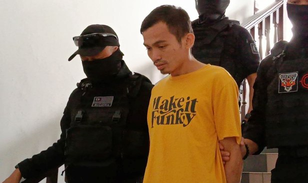 Rompak 4 kedai serbaneka guna pisau pemotong daging, pekerja kilang dipenjara 6 tahun, dua sebatan