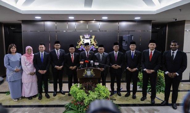 Johor umum 10 Timbalan EXCO perkukuh pentadbiran negeri