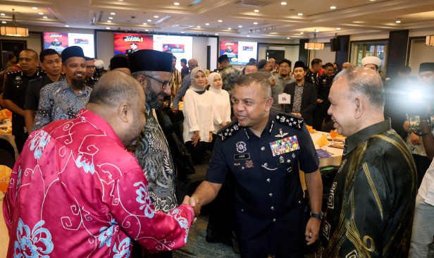 'Militan kini guna media sosial, permainan dalam talian rekrut ahli'