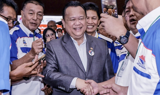 Kerajaan teliti semula dasar kenaikan gred kontraktor G1