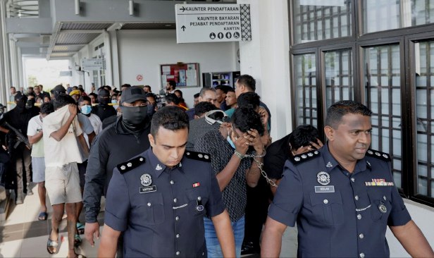 11 disyaki ahli Geng Vinod didakwa di Mahkamah Sesyen Sepang