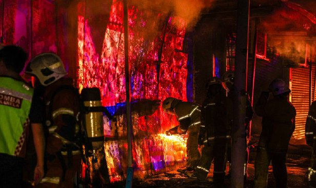 Kebakaran Pasar Borong Selangor dipadam sepenuhnya - Bomba