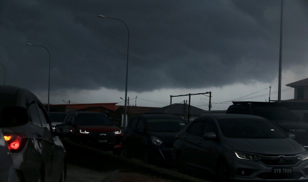 4 negeri diramal alami ribut petir, hujan lebat hingga 12 tengah hari