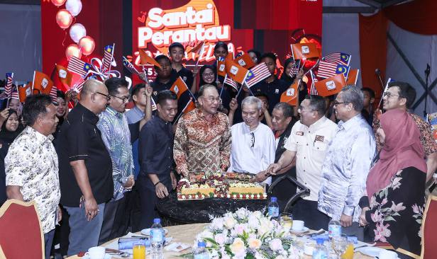 PM mahu penyelesaian isu penyediaan tapak perumahan generasi kedua FELDA dilaksanakan segera