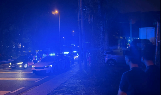 Langgar kereta peronda polis, kenderaan awam di PJ: 2 sahabat ditahan di Gombak