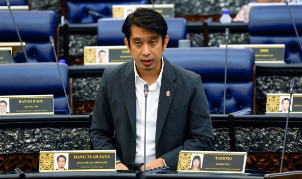 Kemasukan IPTA ikut merit dan kelayakan, bukan 'pintu belakang' - Adam Adli