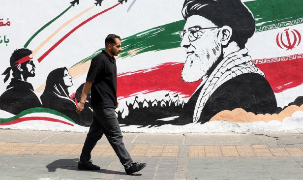 Trump beri amaran China, Russia jangan jual senjata kepada Iran