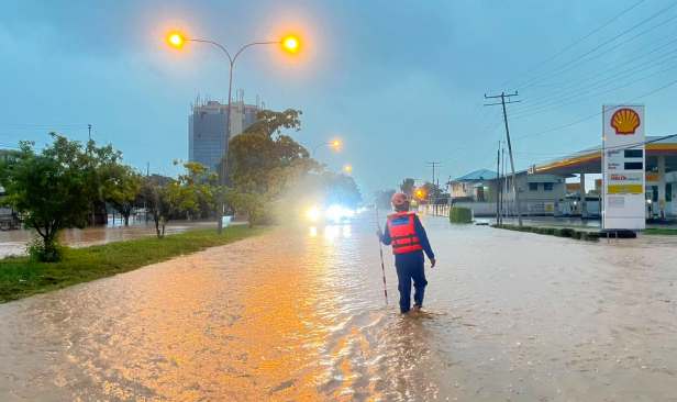 Bekalan air di Tawau terjejas susulan banjir melanda daerah itu semalam