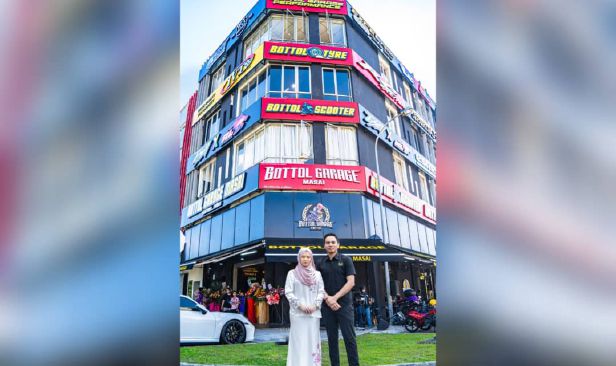 Hebat, bekas kapten hoki negara kini usahawan berjaya