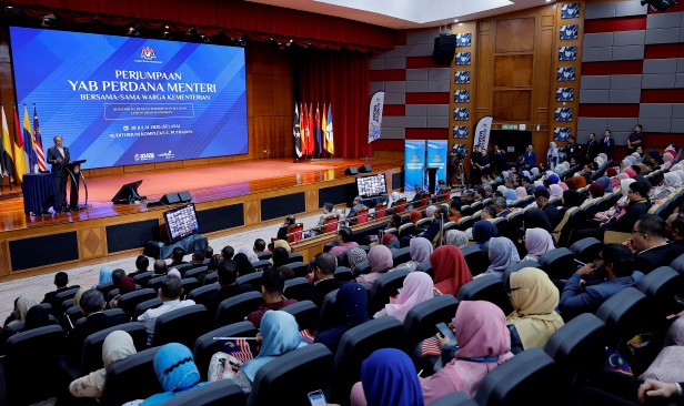 Tingkatan 6 kekal di bawah KPM, status prauniversiti diperkasa
