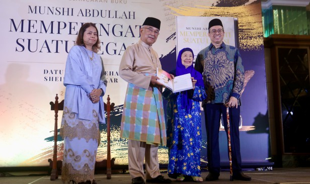 Buku `Munshi Abdullah: Memperingati Suatu Legasi' dilancarkan dalam edisi bahasa Melayu