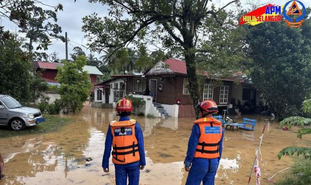 20 rumah terjejas banjir di Batang Kali