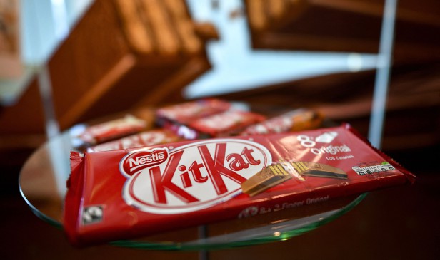 12 tan coklat KitKat dicuri