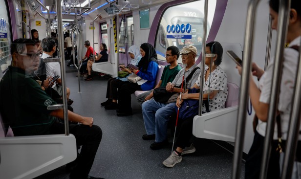 LRT3 Shah Alam dijangka catat 10,000 penumpang pada hari pertama operasi