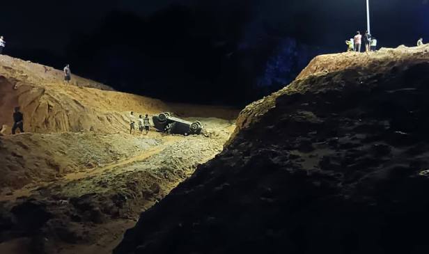 5 cedera SUV jatuh gaung