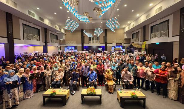 PAS gesa jangan undi PH, BN tunggu hasilnya nanti - Ahmad Zahid