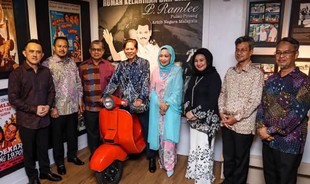 Legasi P Ramlee tapak integrasi nasional perkukuh perpaduan kaum - Aaron