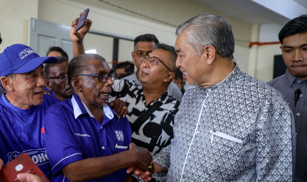 PRN Johor: 'Usah mainkan isu lama terhadap UMNO dan BN... kita rakan dalam Kerajaan Perpaduan' - Zahid Hamidi