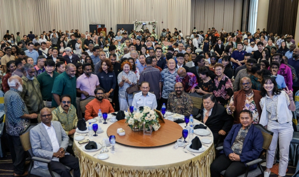 Kepimpinan di semua peringkat perlu amal pendekatan adil dengan komuniti - Anwar
