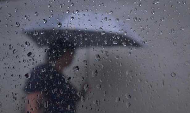 Hujan lebat, ribut petir dan angin kencang di beberapa daerah di Johor petang ini