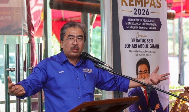 Keyakinan pelabur di Johor tinggi, sebab dipimpin kerajaan yang stabil - Johari Ghani
