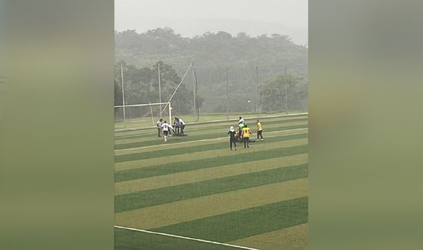 Penjaga gol maut disambar petir ketika perlawanan