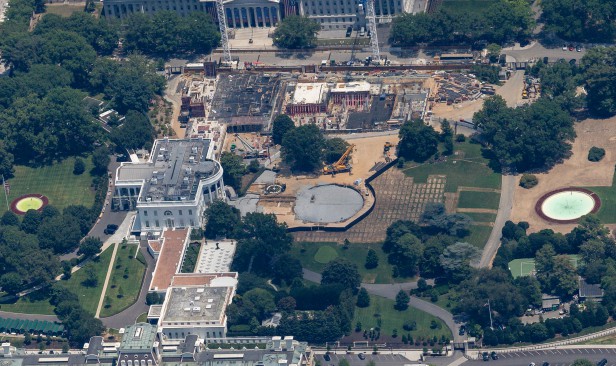 Dewan besar Rumah Putih kalis peluru, kalis dron, kata Trump